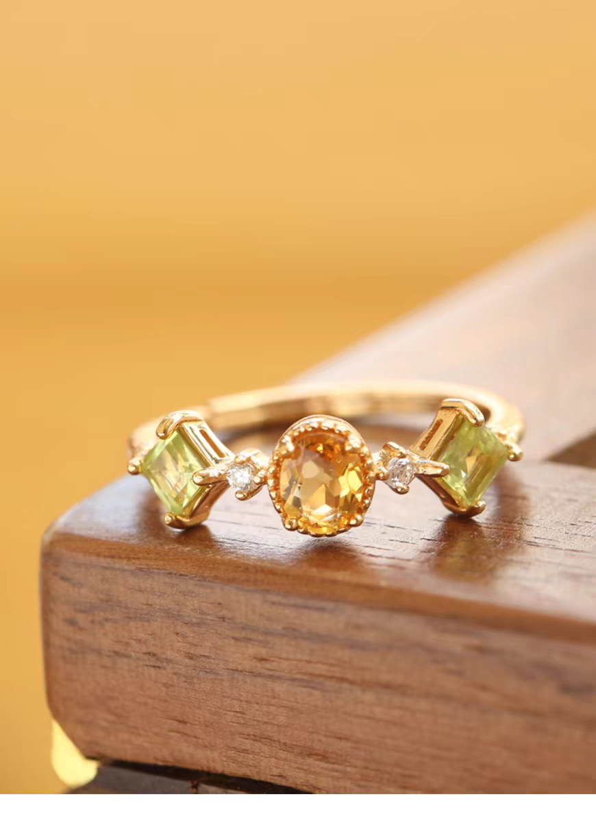 Anello con fiore di canola dal design originale e artigianale Kemstone - Citrino e peridoto, argento sterling placcato oro, regolabile, design vintage