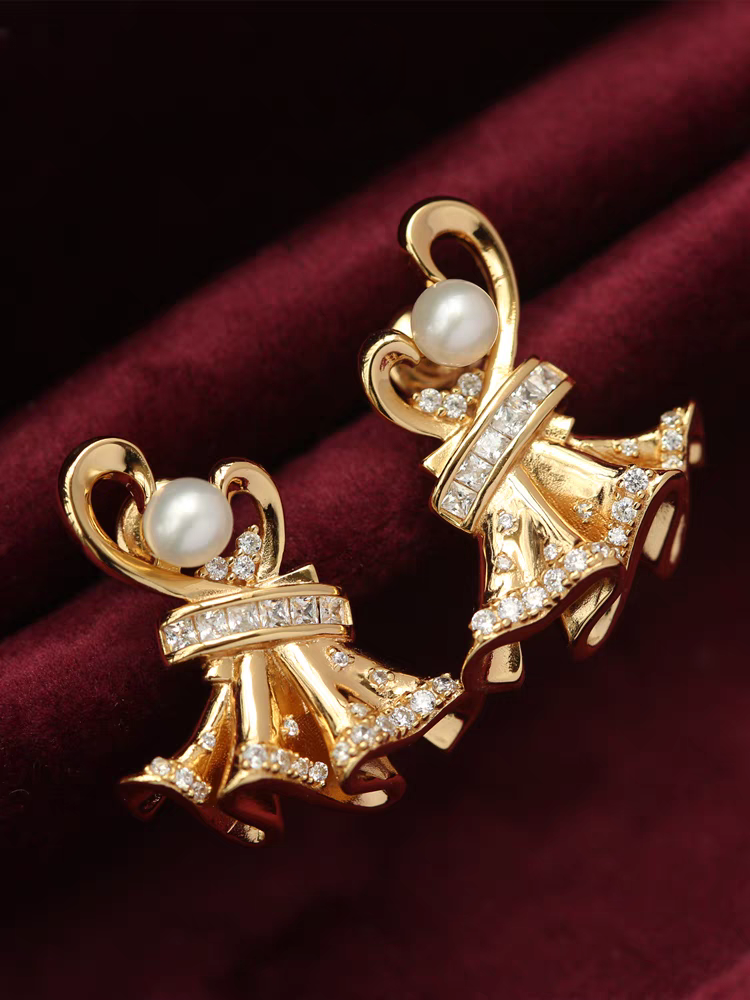 Pendientes Glaimore de estilo vestido de gala, hechos a mano por Kemstone, con diseño original. Pendientes colgantes de perla y circonita cúbica bañados en oro en plata de ley 925. Joyas de novia vintage para mujer.