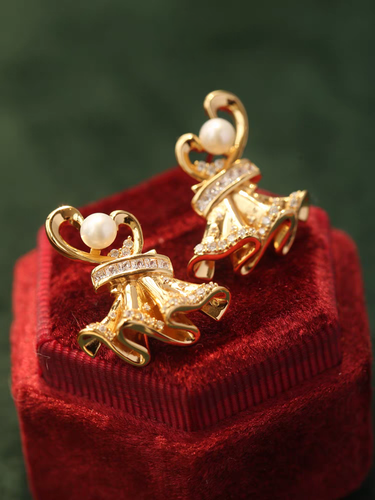 Pendientes Glaimore de estilo vestido de gala, hechos a mano por Kemstone, con diseño original. Pendientes colgantes de perla y circonita cúbica bañados en oro en plata de ley 925. Joyas de novia vintage para mujer.