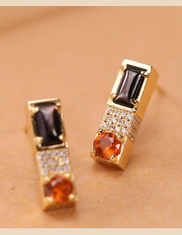 Pendientes de botón de granate y concha negra "Twilight at Sunset", diseño original artesanal de Kemstone: románticos pendientes de plata de ley con circonitas cúbicas.