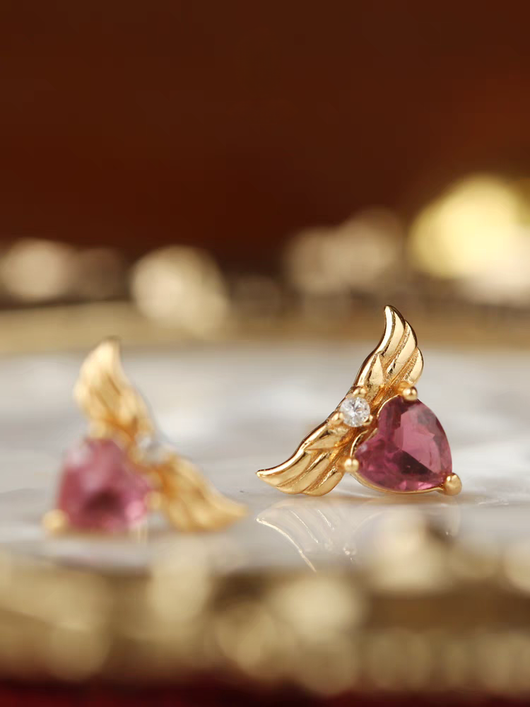 Orecchini a bottone a forma di cuore con ali stellari e tormalina rosa, realizzati a mano da Kemstone, originali - Mini orecchini a forma di cuore alato in argento 925