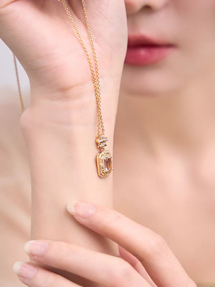 Collar de frasco de perfume de Proust, diseño original, hecho a mano por Kemstone. Colgante vintage de cristal morado y amarillo bañado en plata.