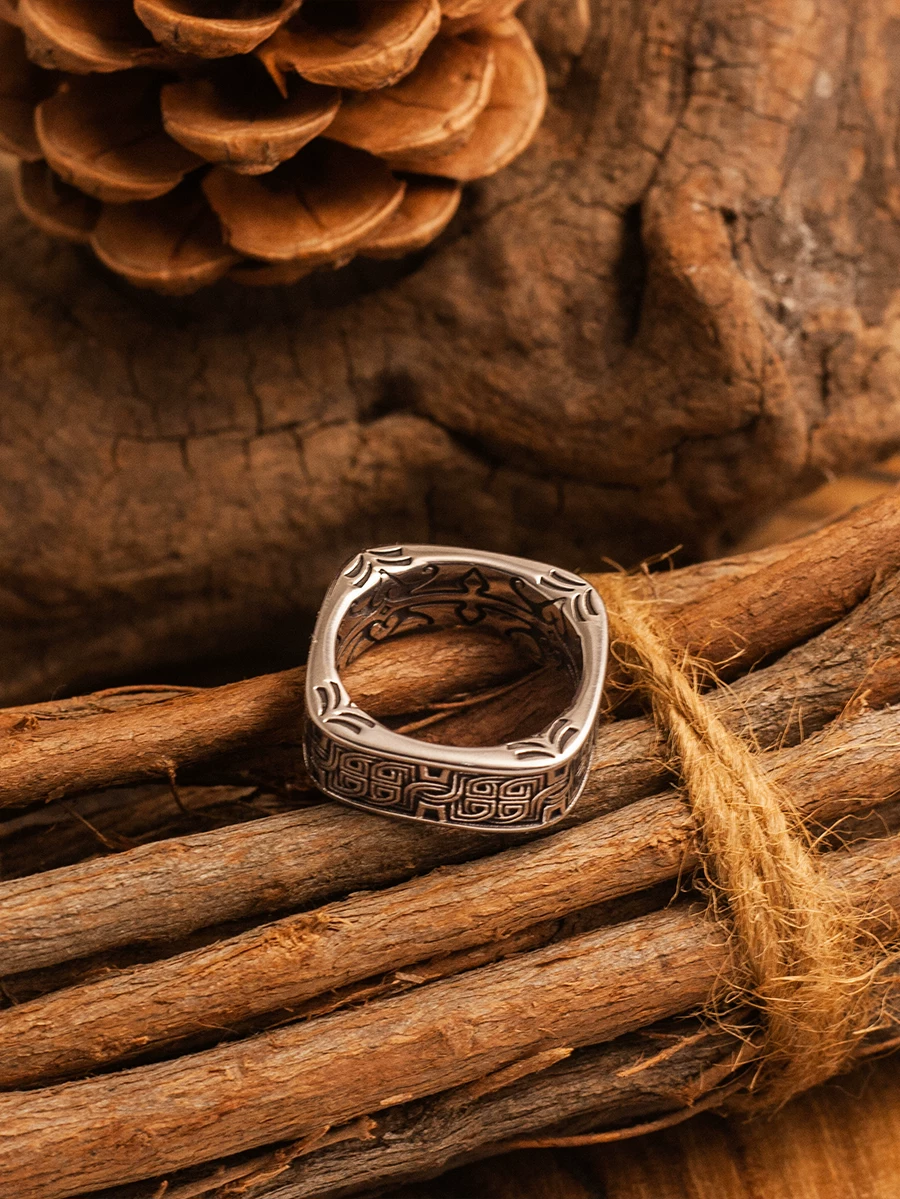 Anillo Kemstone vintage de acero inoxidable con nudo celta cuadrado para hombre – Diseño nórdico NW-A035