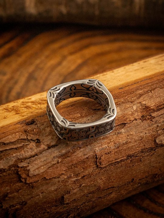 Anillo Kemstone vintage de acero inoxidable con nudo celta cuadrado para hombre – Diseño nórdico NW-A035