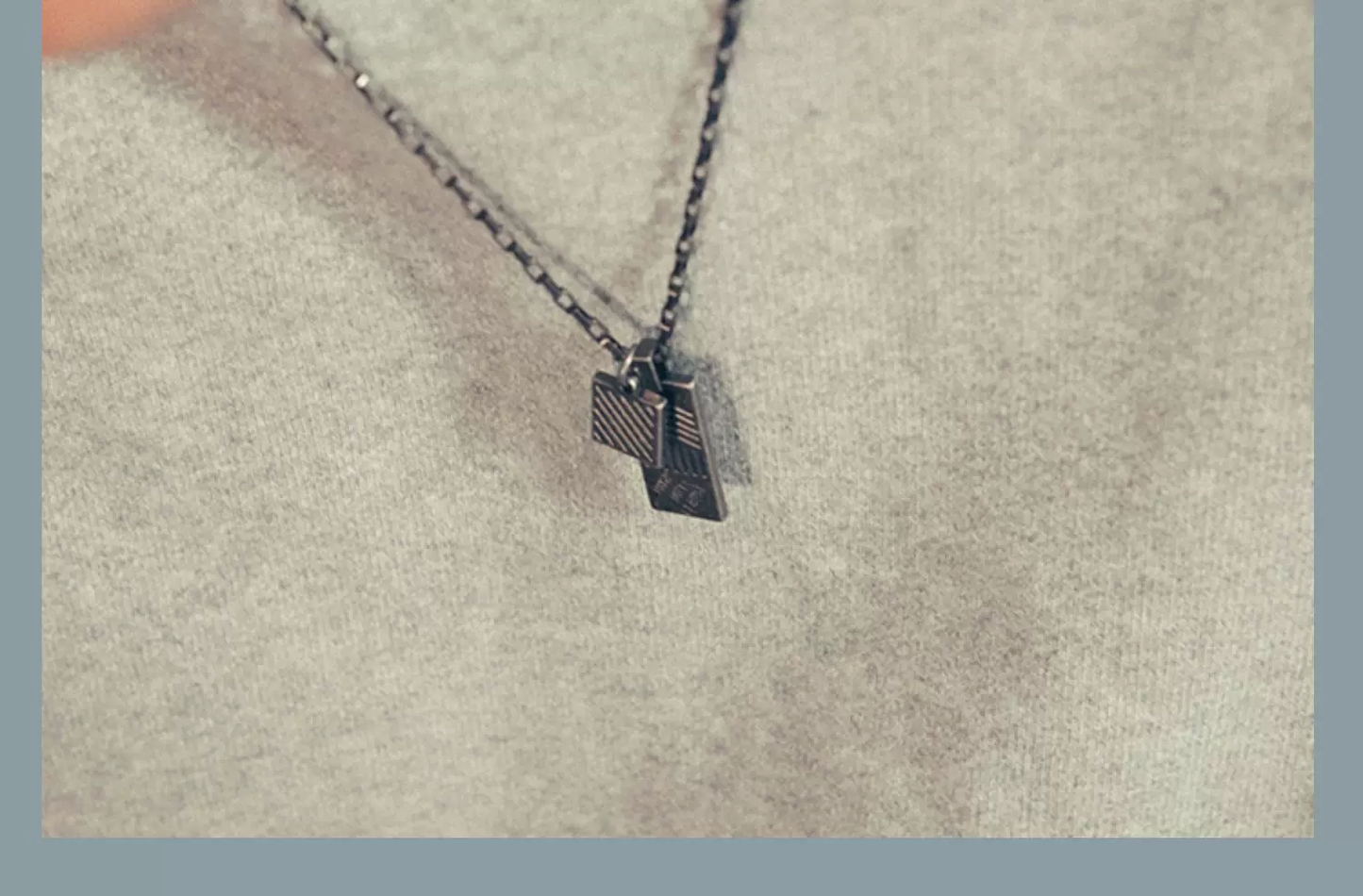 Collar con doble colgante Kemstone de acero inoxidable retro para hombre - Cityboy Urban Street Style NWN-0834