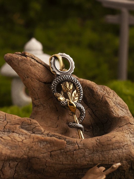 Collana con ciondolo Kemstone Mythic Serpent & Rose – Acciaio inossidabile, stile greco vintage NWN-09528
