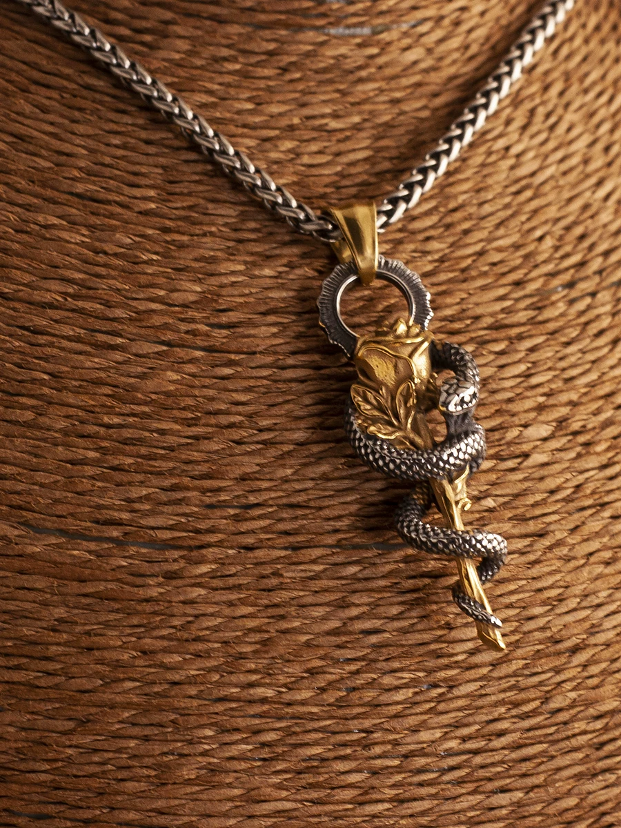 Collana con ciondolo Kemstone Mythic Serpent & Rose – Acciaio inossidabile, stile greco vintage NWN-09528