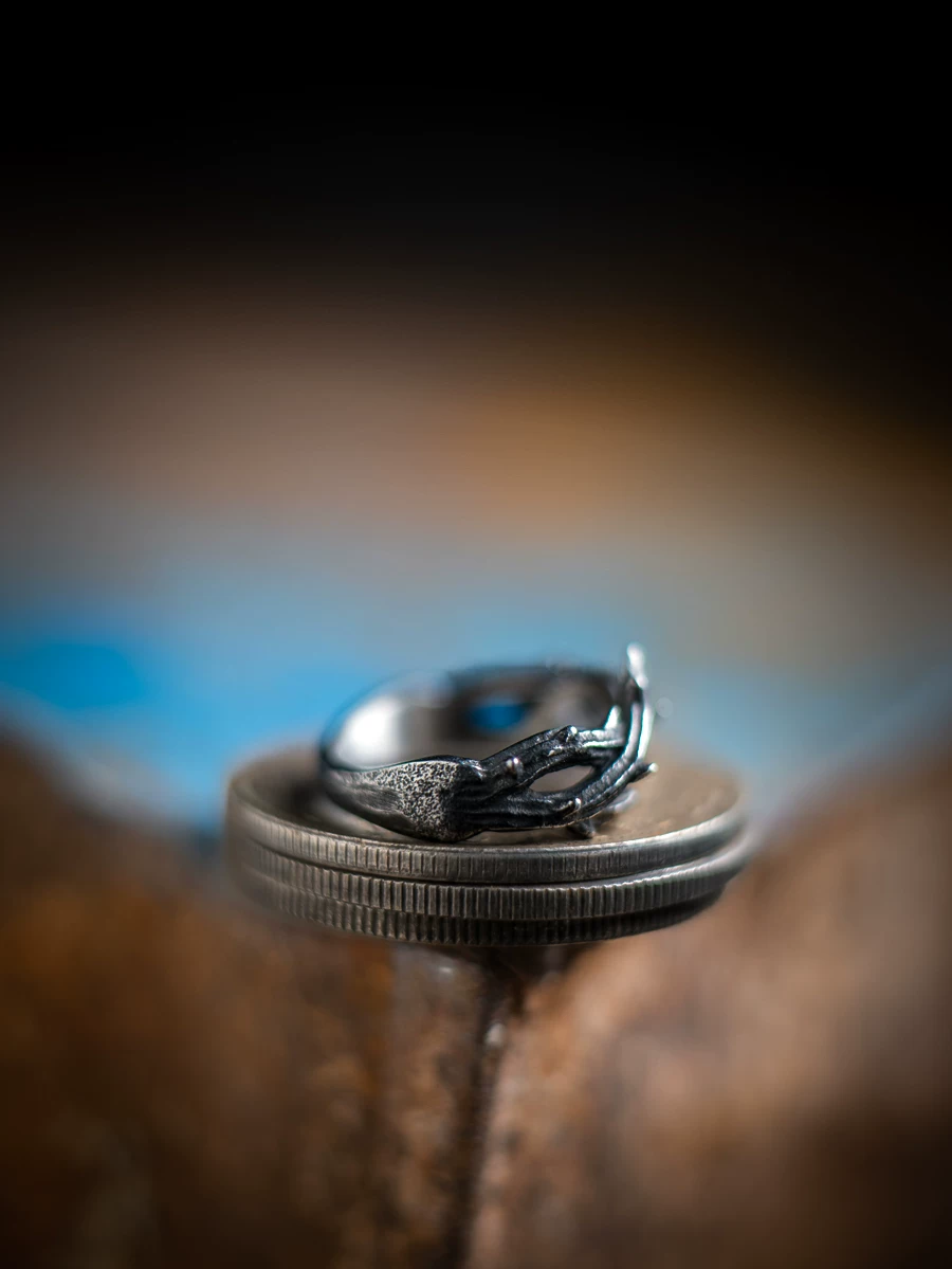 Anillo vintage Kemstone "Corona de Espinas" de acero inoxidable negro para hombre NWR-05315