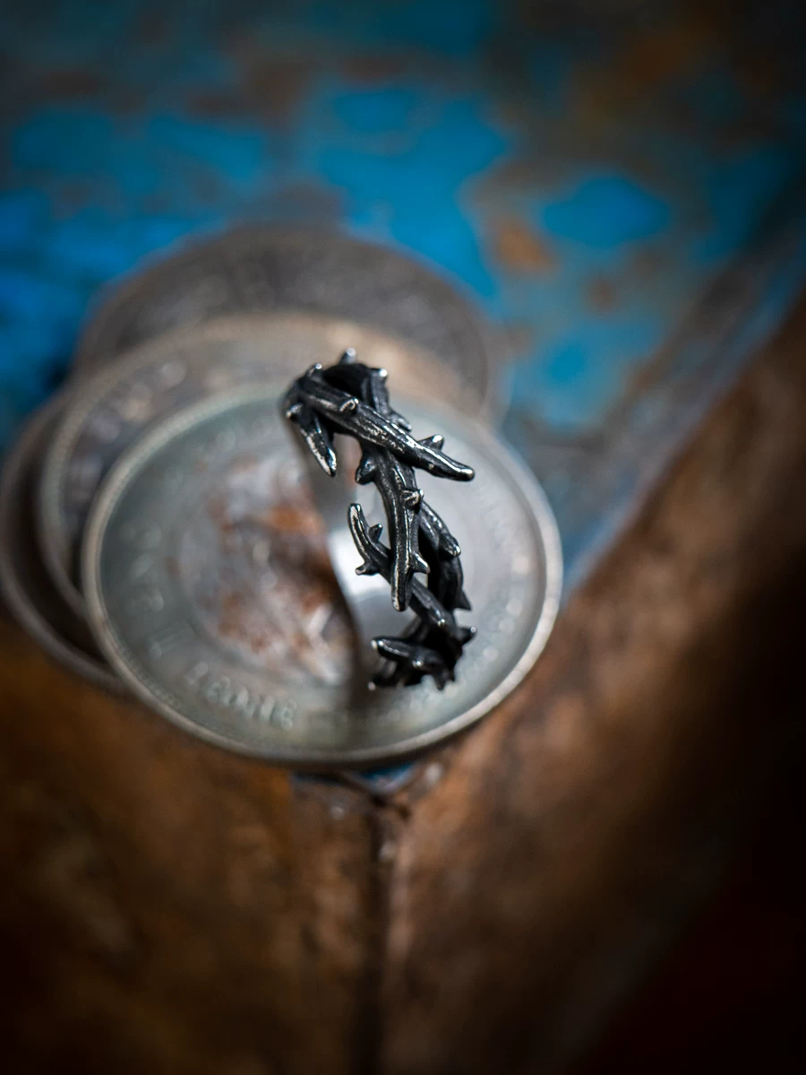 Anillo vintage Kemstone "Corona de Espinas" de acero inoxidable negro para hombre NWR-05315