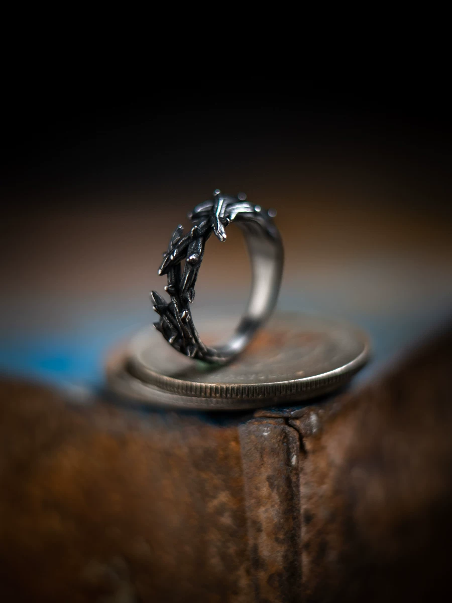 Anillo vintage Kemstone "Corona de Espinas" de acero inoxidable negro para hombre NWR-05315