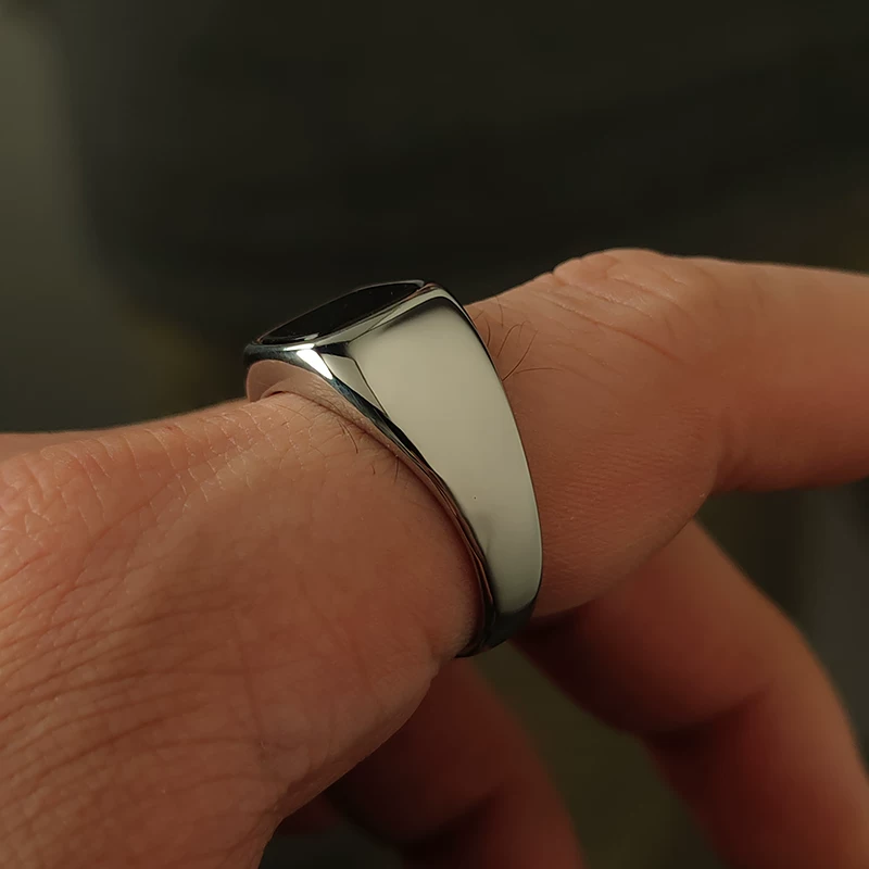 Kemstone Urban Gentleman Ring – Minimalist Titanium Steel Men’s Jewelry with Black Square Stone NW-R051439