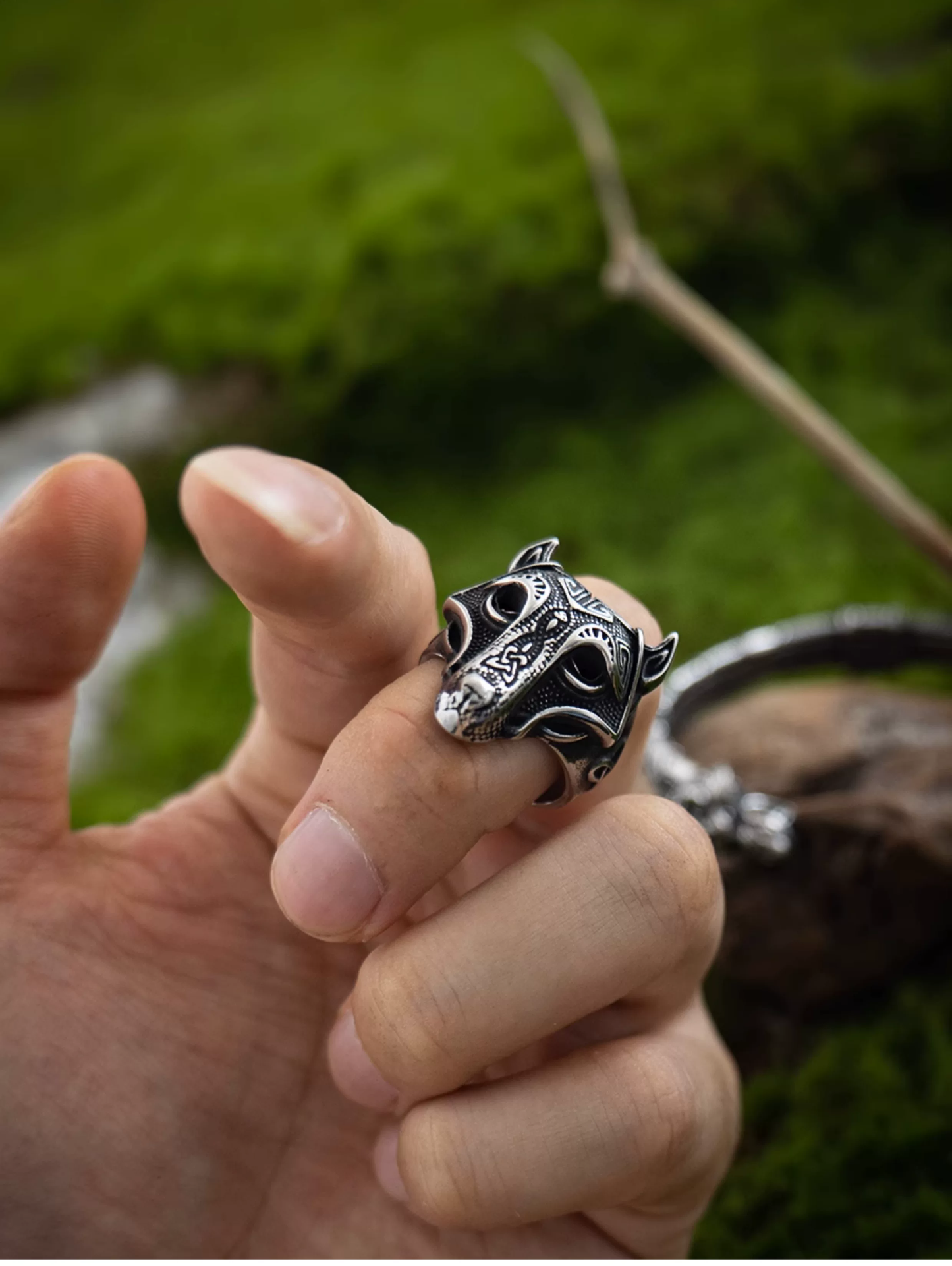 Kemstone Norse Viking Wolf Head Ring – Titanium Steel Fenrir Inspired NWR525306