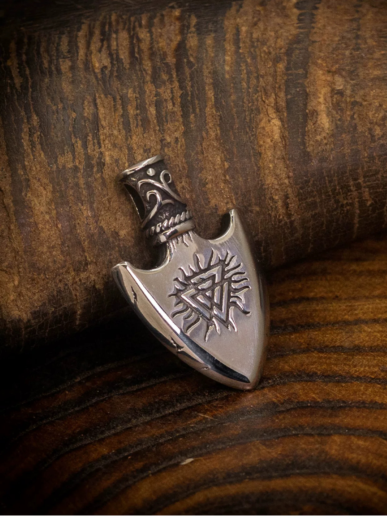 Kemstone Norse Oathbreaker Fang Pendant Necklace – Titanium Steel Viking Symbol NWN527034