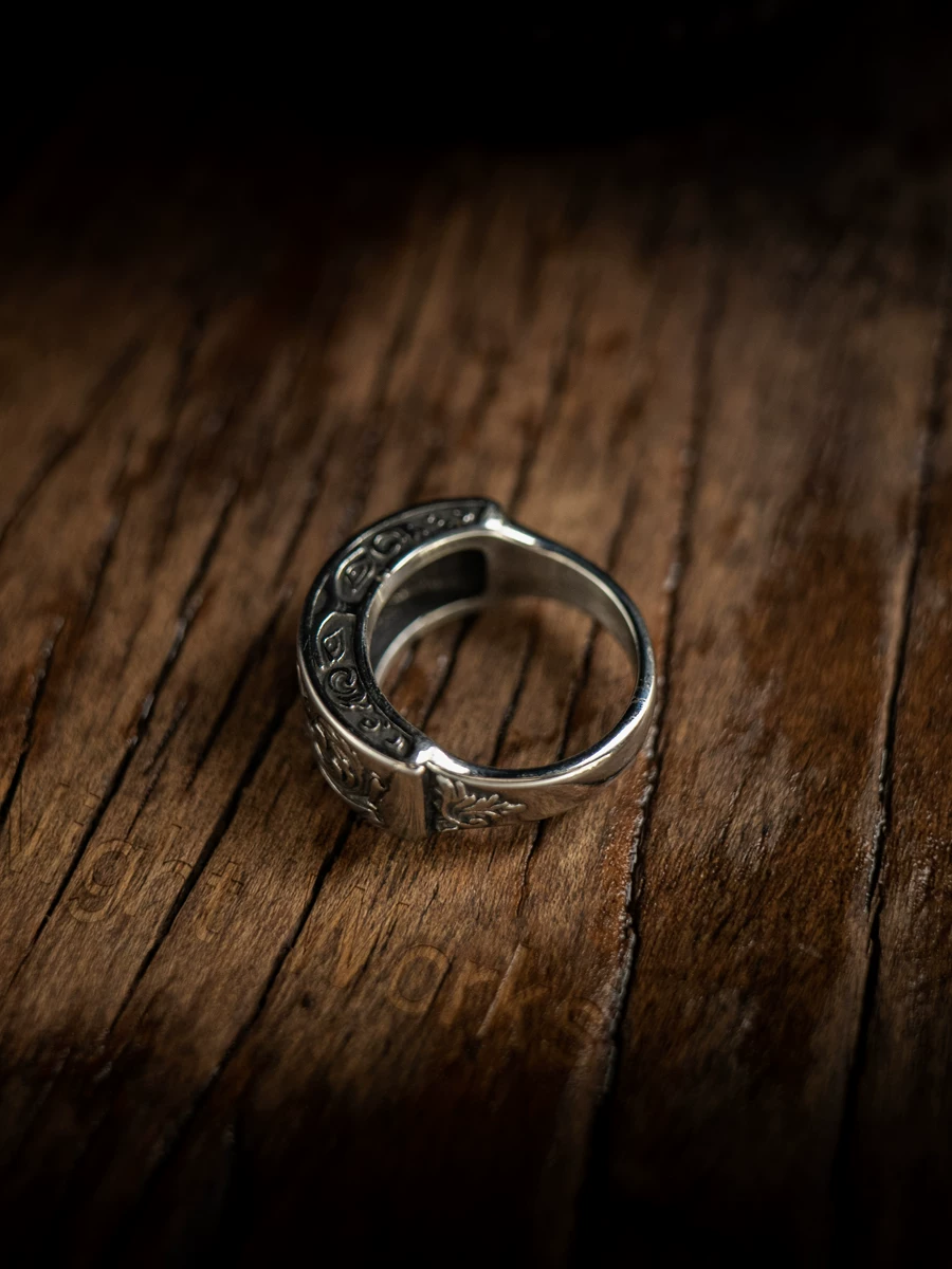 Kemstone Dark Botanical Ring – Titanium Steel Vine Whisper Band for Men, Gothic Nature Carving NWR-528038