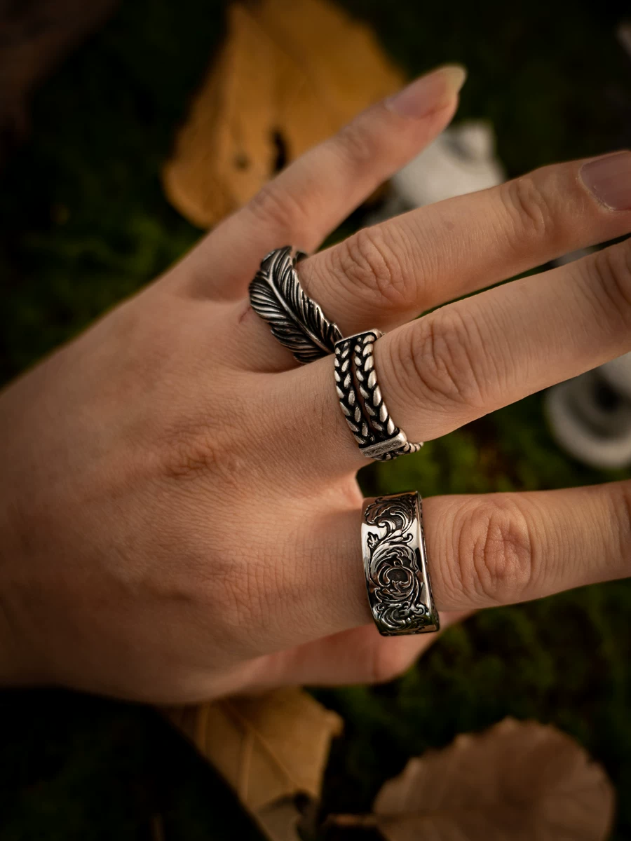 Kemstone Dark Botanical Ring – Titanium Steel Vine Whisper Band for Men, Gothic Nature Carving NWR-528038