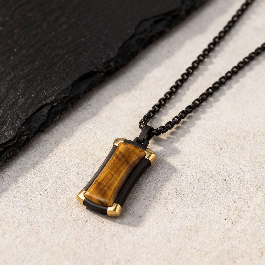 Why a Tiger Eye Necklace for Men Is a Strong Choice for Everyday Style