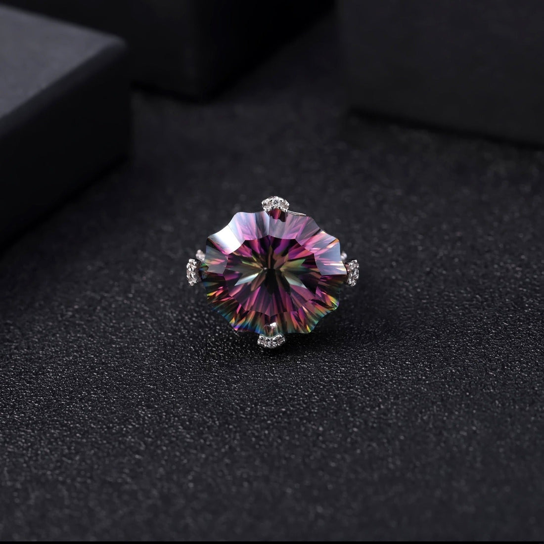 Mystical Allure: Discover the Magic of Mystic Quartz 🌈💎
