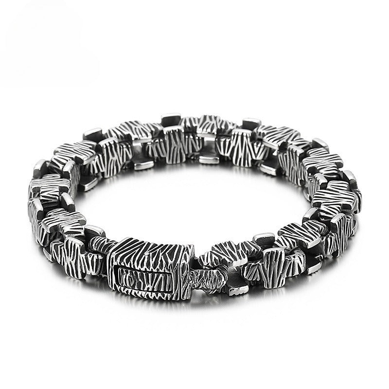 Why Are Chunky Chain Bracelets Popular in Men's Fashion?