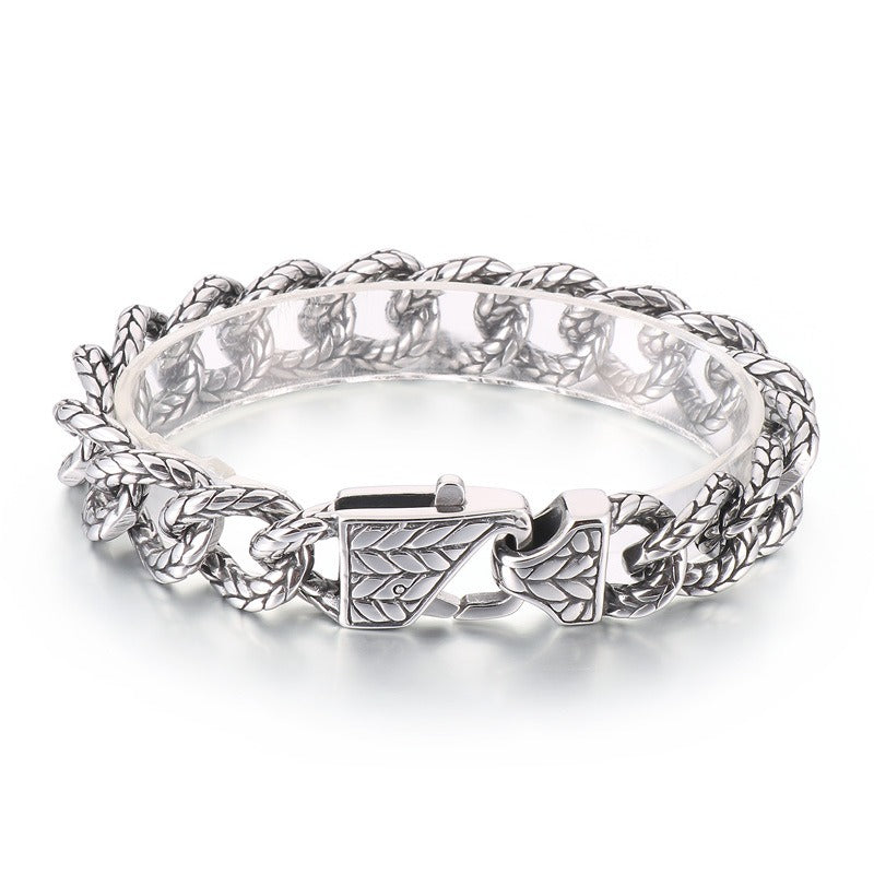 What Does Vintage Jewelry Symbolize? History, Character and Timeless Style