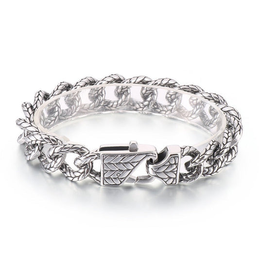 What Does Vintage Jewelry Symbolize? History, Character and Timeless Style