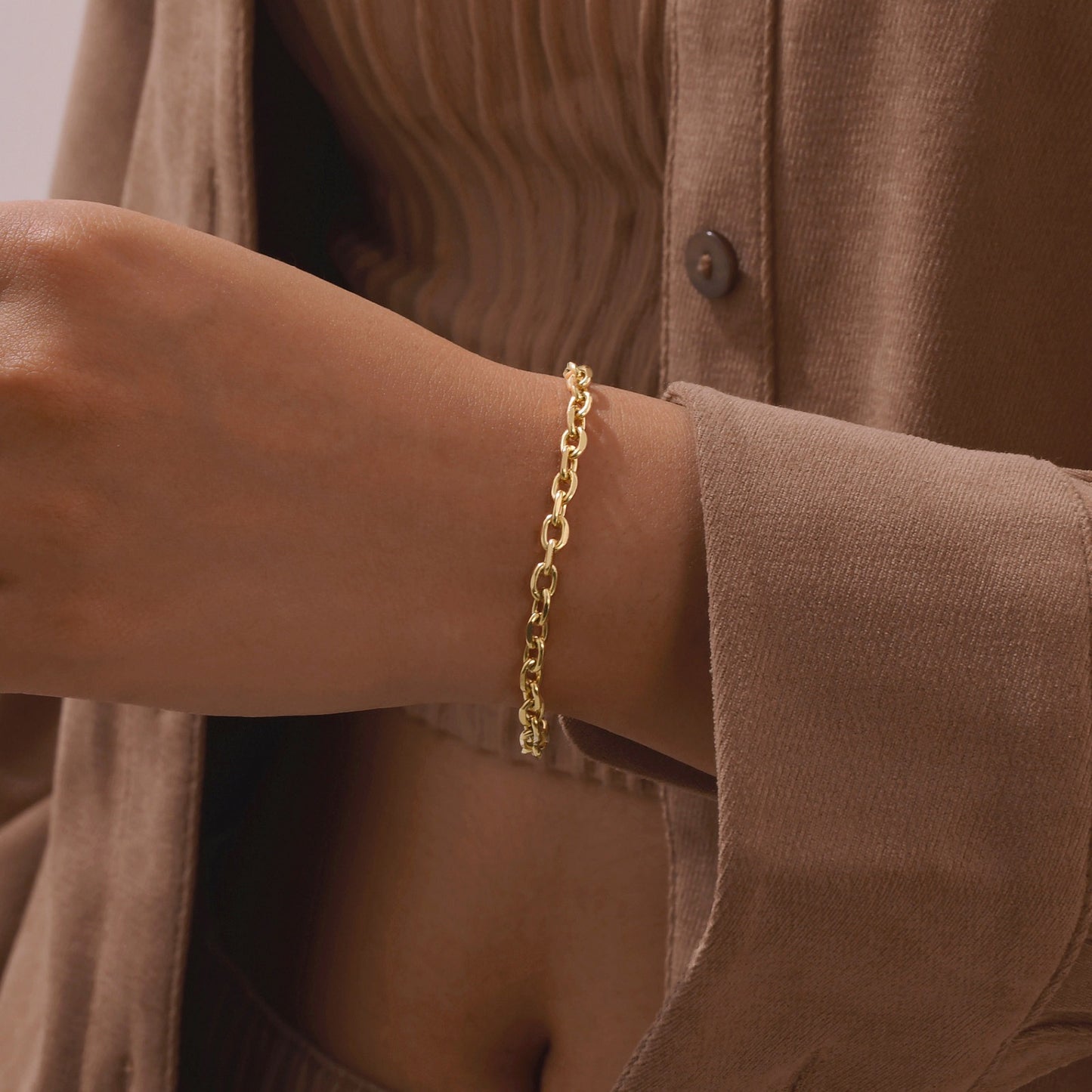 Pulsera de cadena angular de acero inoxidable dorado para mujer - Joyería personalizada con nombre y acabado pulido espejo 1914