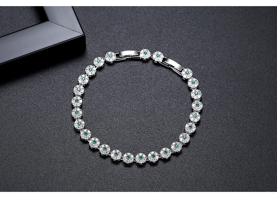 Delicada pulsera de cadena de tenis floral con micropavé de circonitas Kemstone: elegante diseño de doble cierre, hecha a mano para un look glamuroso diario B24090302