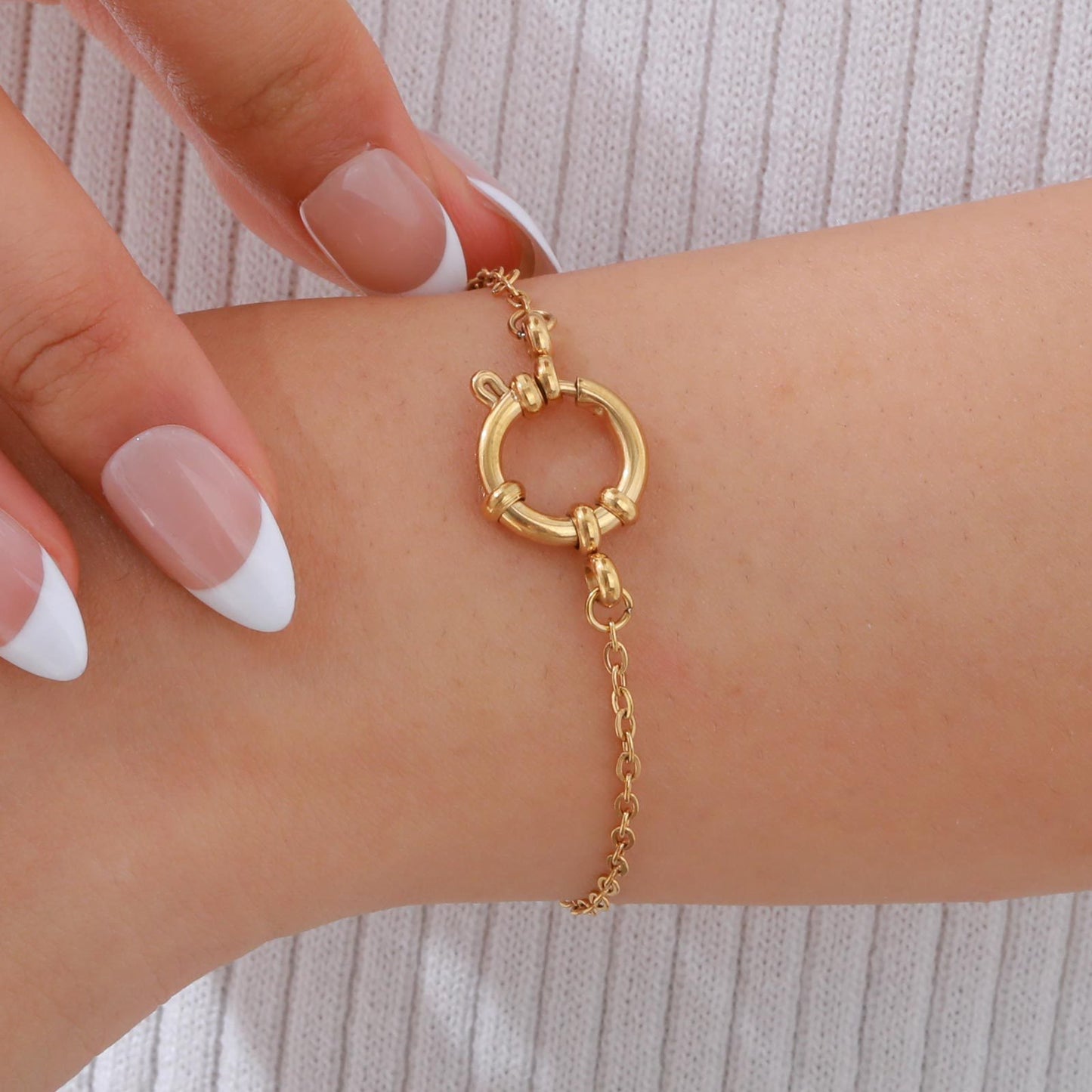 Elegante pulsera de cadena cuadrada de acero inoxidable con cierre de burbuja - Joyería minimalista de oro para mujer, ideal para uso diario y regalo BR-2167