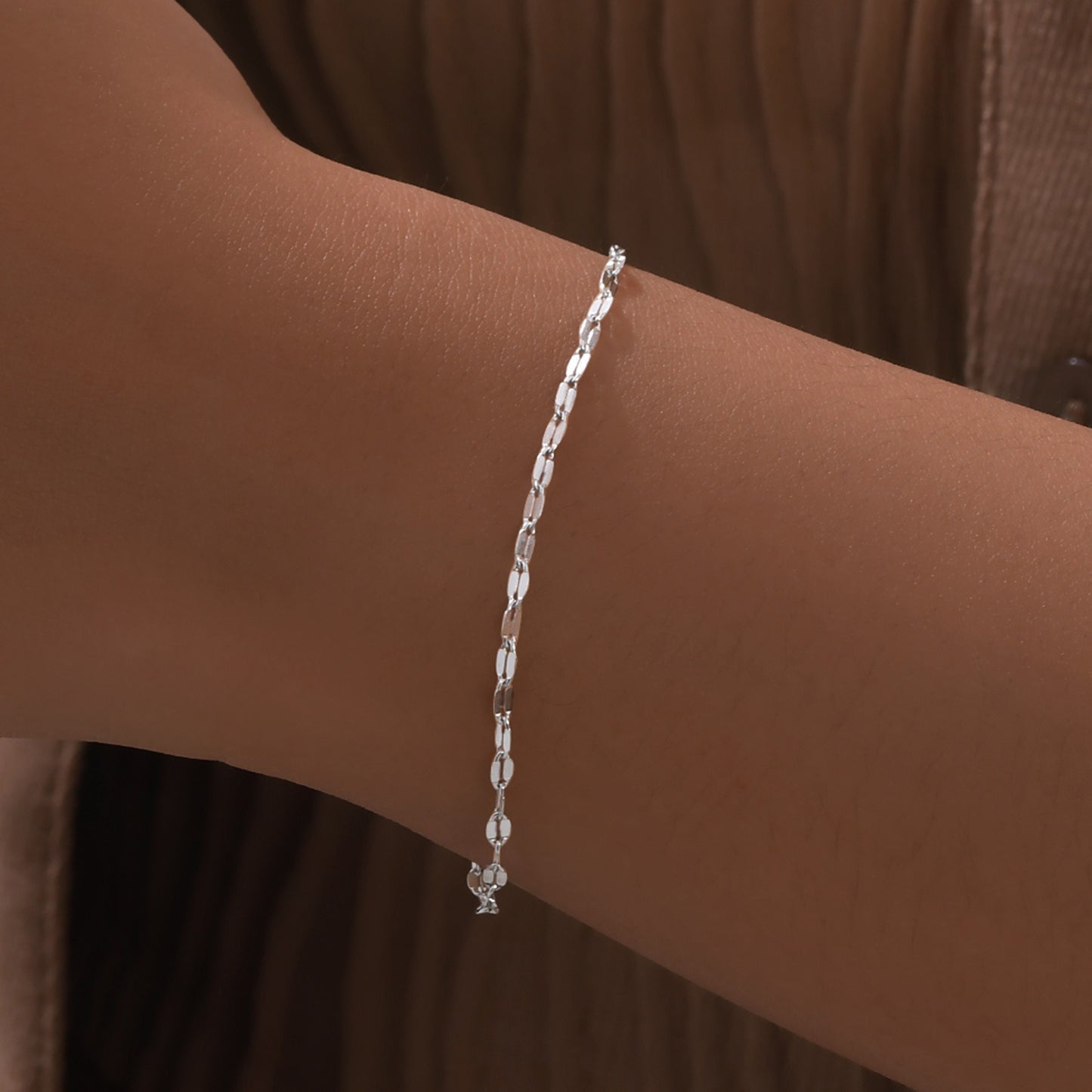 Elegante pulsera de cadena fina de acero de titanio bañada en oro de 18 quilates para mujer BR-2151