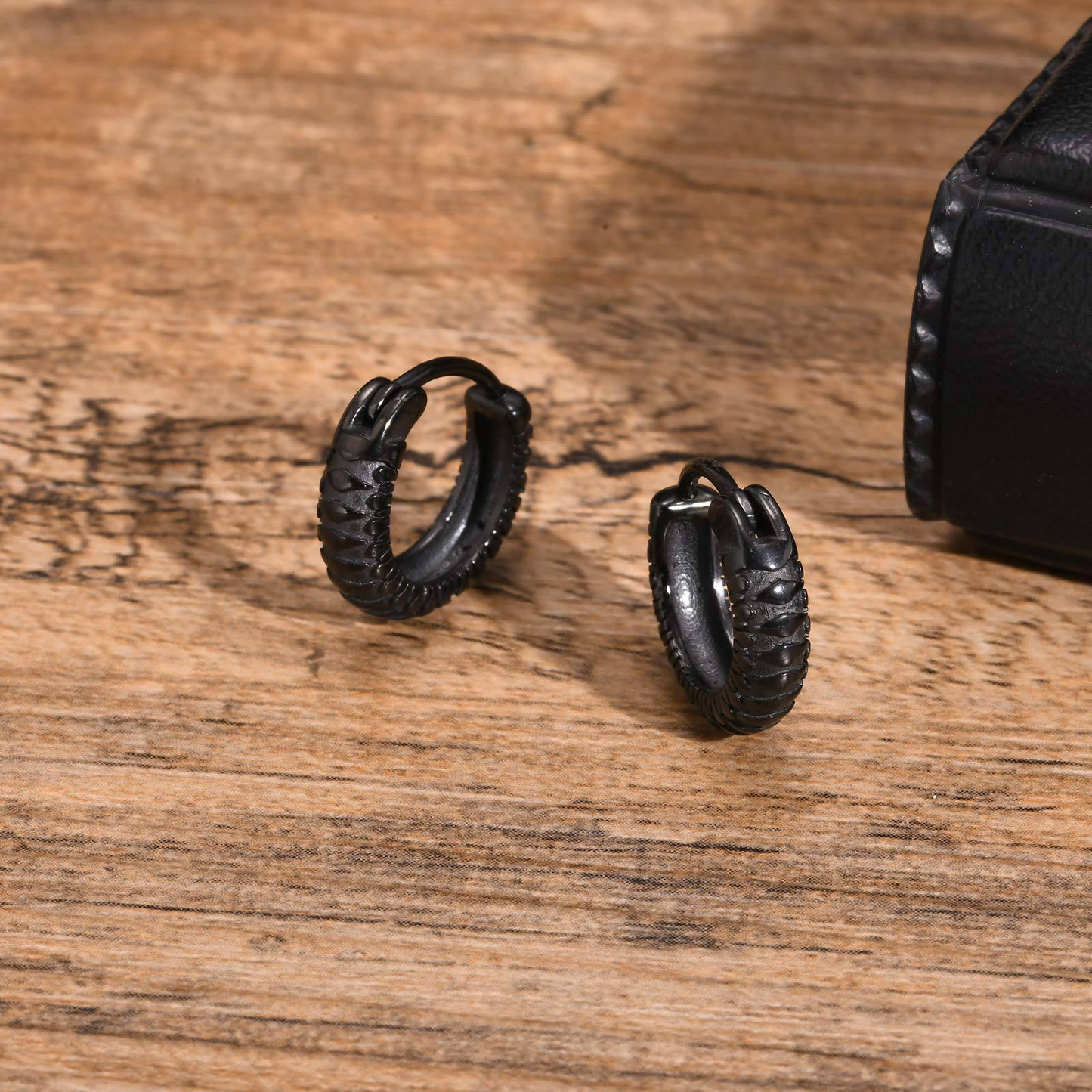 Kemstone Stainless Steel Snake Pattern Hoop Earring for Men – EH688