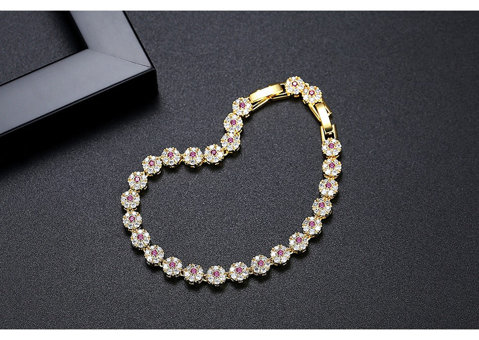 Delicada pulsera de cadena de tenis floral con micropavé de circonitas Kemstone: elegante diseño de doble cierre, hecha a mano para un look glamuroso diario B24090302