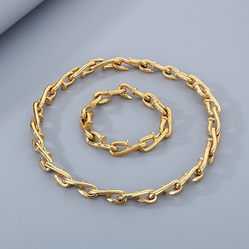 Pulsera de acero y titanio con cierre de gancho rústico Kemstone - Diseño de cadena con clavos desgastados para hombre, estilo minimalista KB146421
