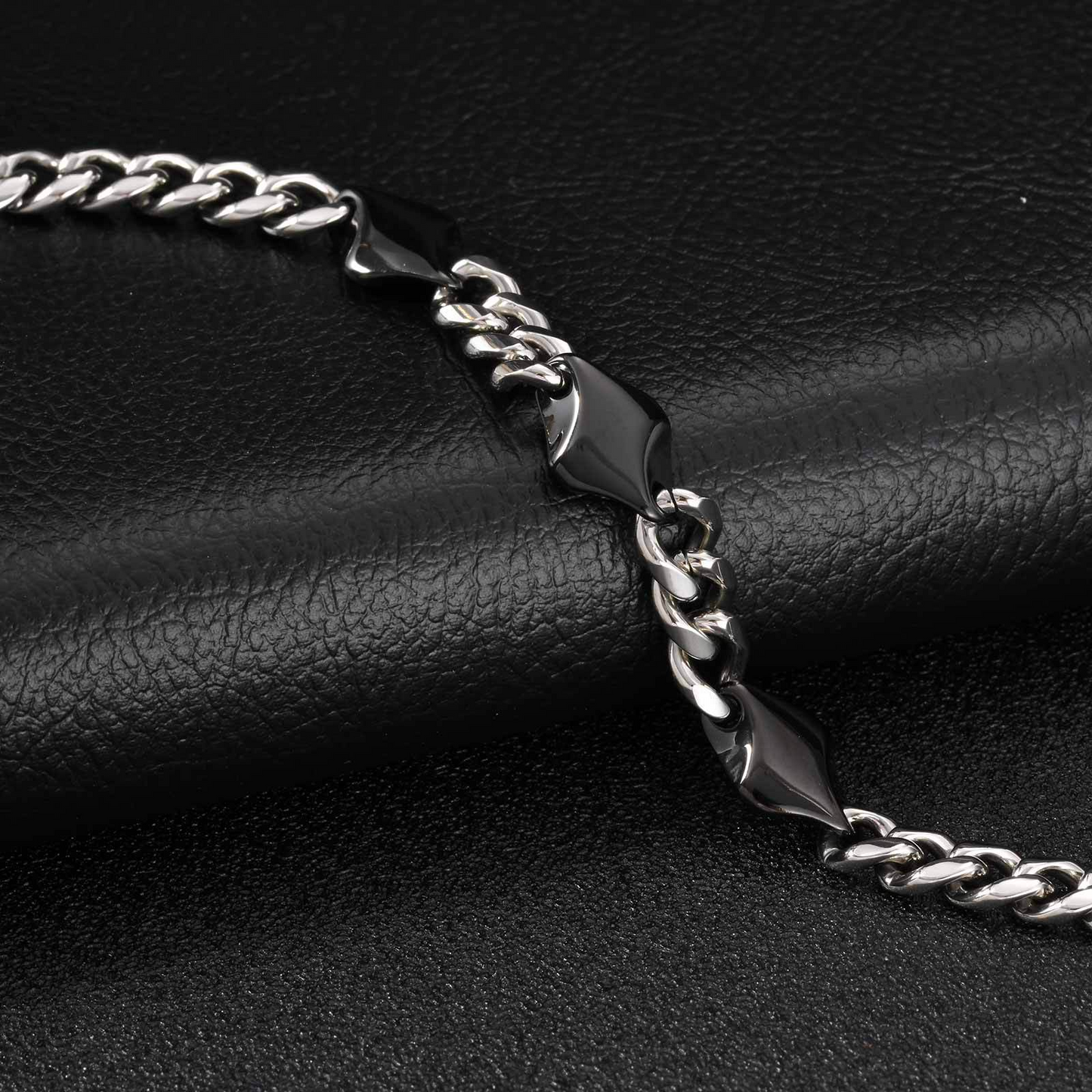 Kemstone Stainless Steel Twisted Link Bracelet for Men BR-2799