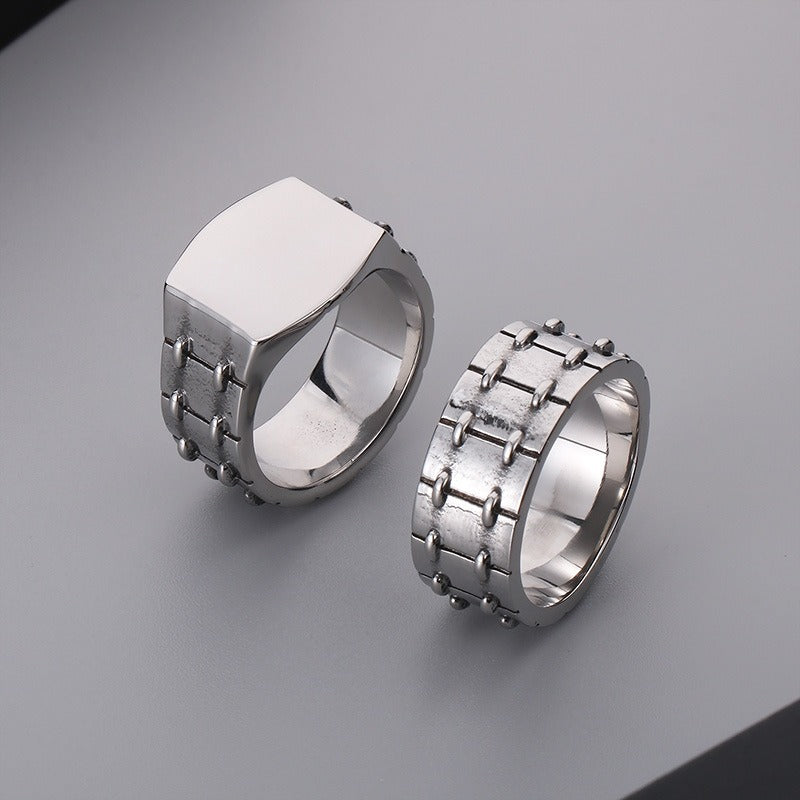 Anillo punk de acero inoxidable Kemstone para hombre - Diseño de motocicleta grabado a láser, pieza llamativa personalizable y resistente a la decoloración KR1087872-K