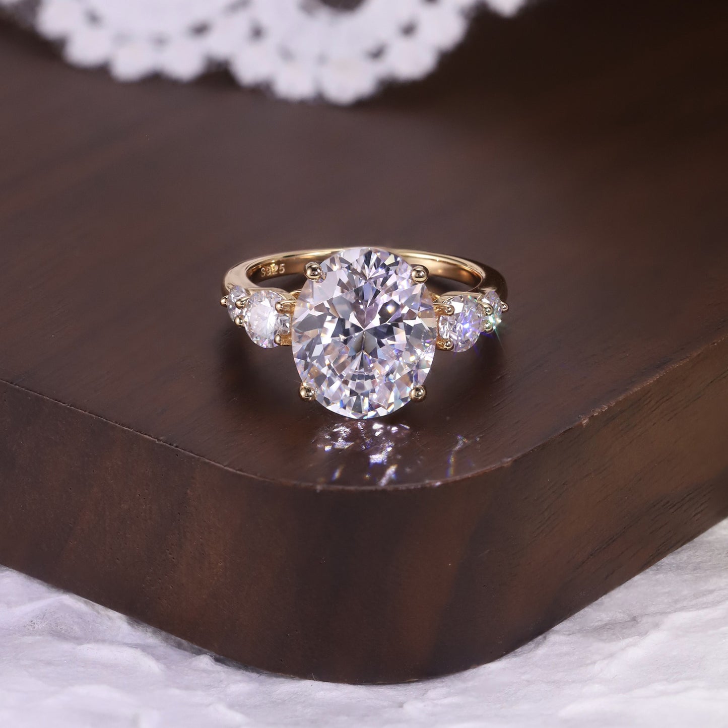 Kemstone 1–8ct Oval Moissanite Five-Stone Ring for Women, S925 Gold Plated, D–E Color VVS, Bridal Engagement & Wedding Ring SU541R