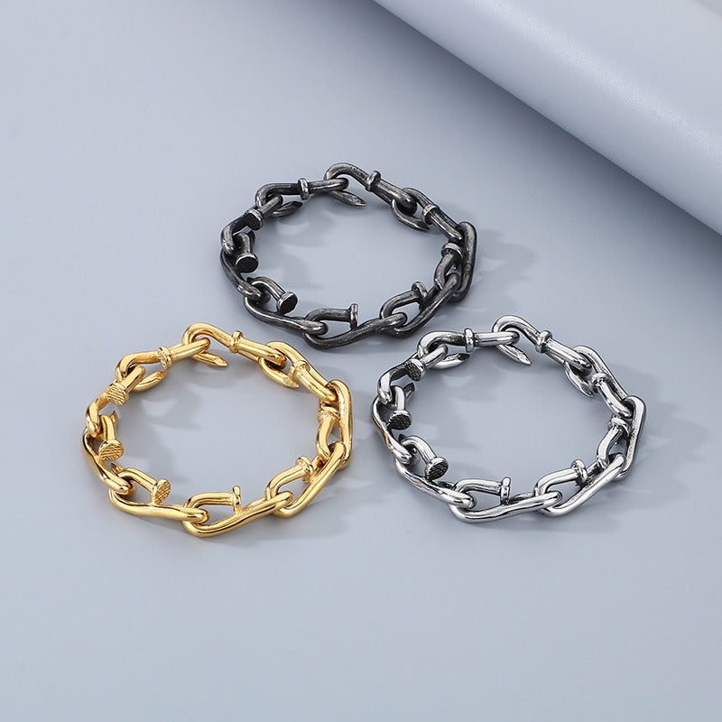 Pulsera de acero y titanio con cierre de gancho rústico Kemstone - Diseño de cadena con clavos desgastados para hombre, estilo minimalista KB146421