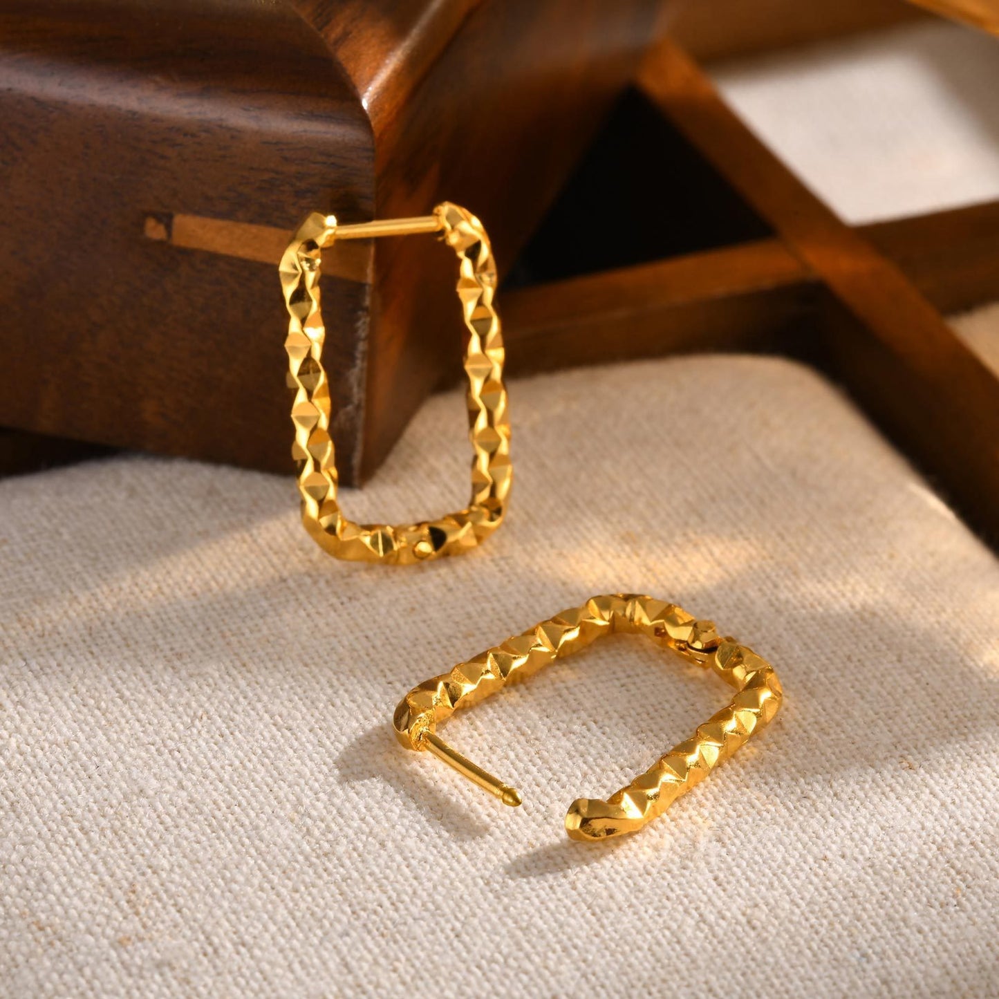 Elegantes pendientes geométricos de acero inoxidable con baño de oro bicolor para mujer EH-707