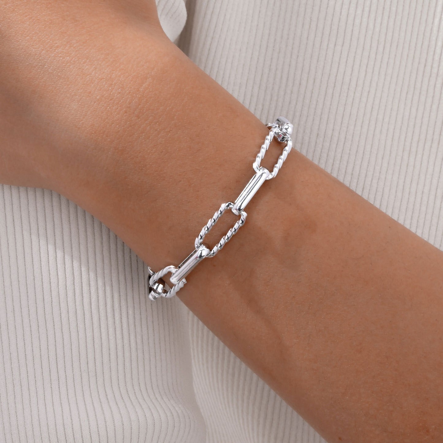 Bracciale minimalista a forma di U in acciaio inossidabile | Design geometrico moderno per donna, gioiello unisex con catena regolabile BR-1705