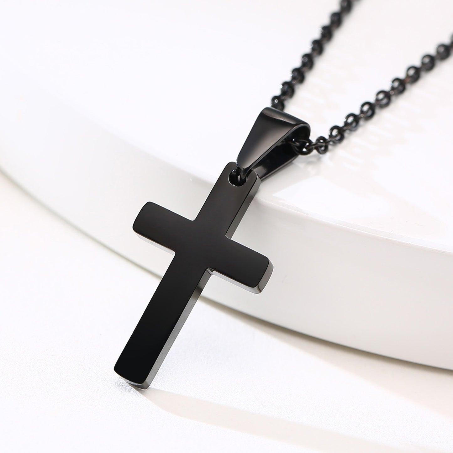Collar con colgante de cruz de acero inoxidable Kemstone: joyería minimalista y ligera para hombres y mujeres PN-1479
