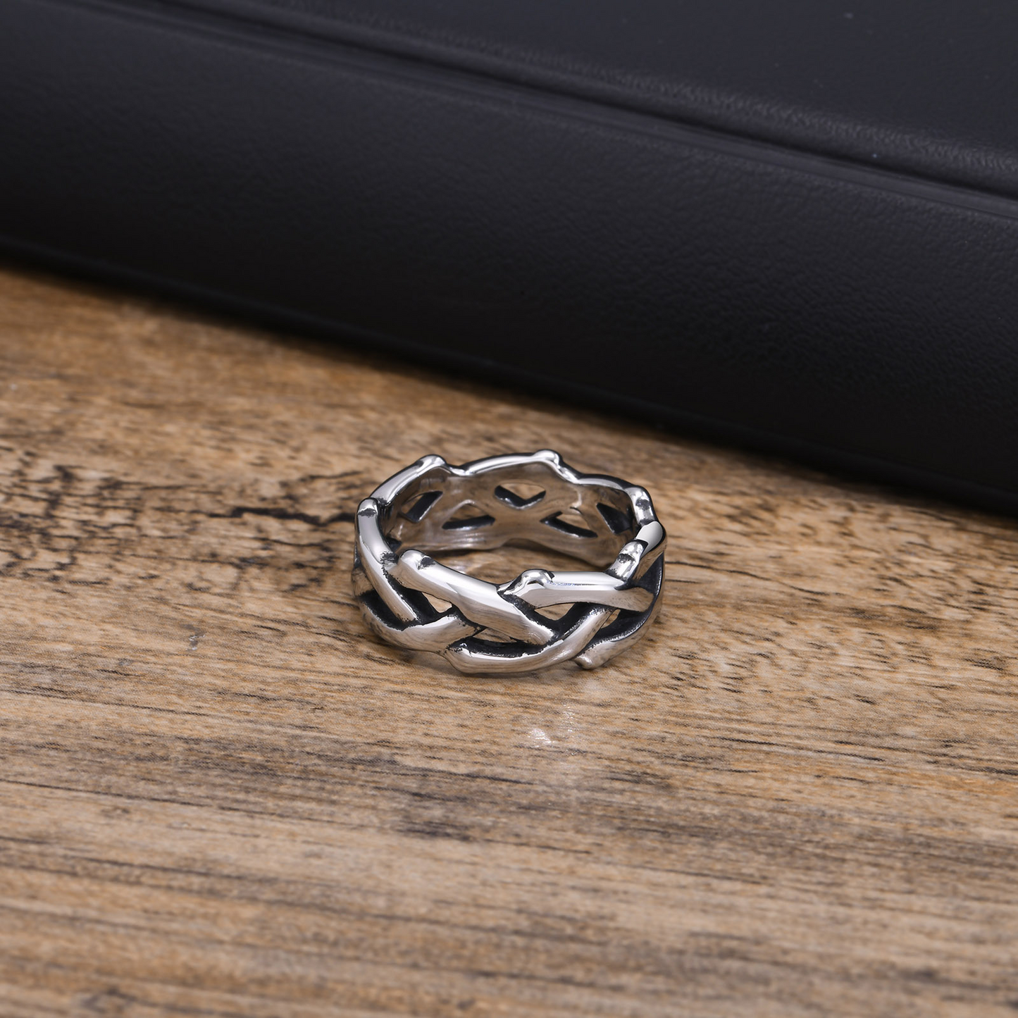 Kemstone Stainless Steel Vine Ring for Men – Thorn Openwork RC-638