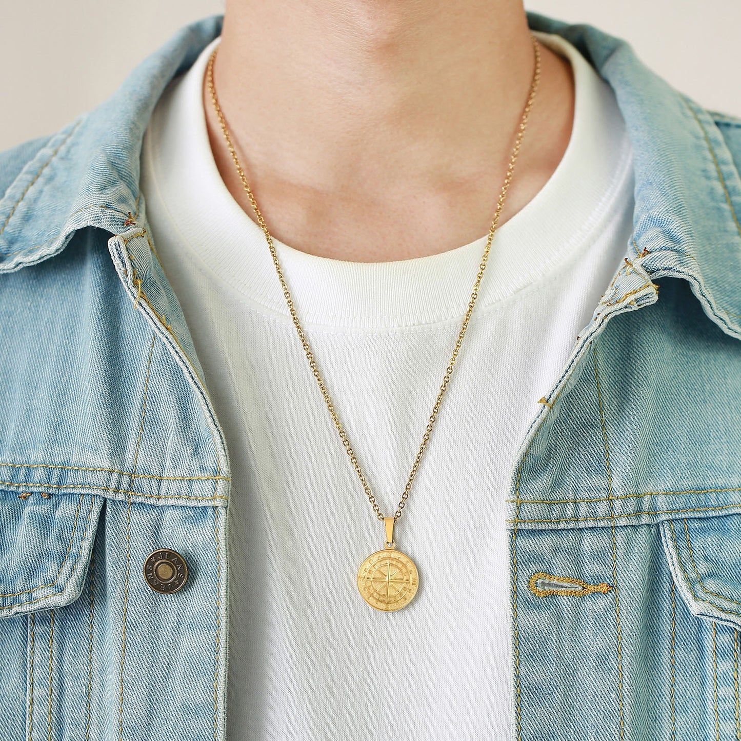Collar con colgante de brújula y moneda de acero inoxidable Kemstone: un artículo esencial para el explorador urbano, ideal para la aventura diaria y el estilo hip-hop PN-1527