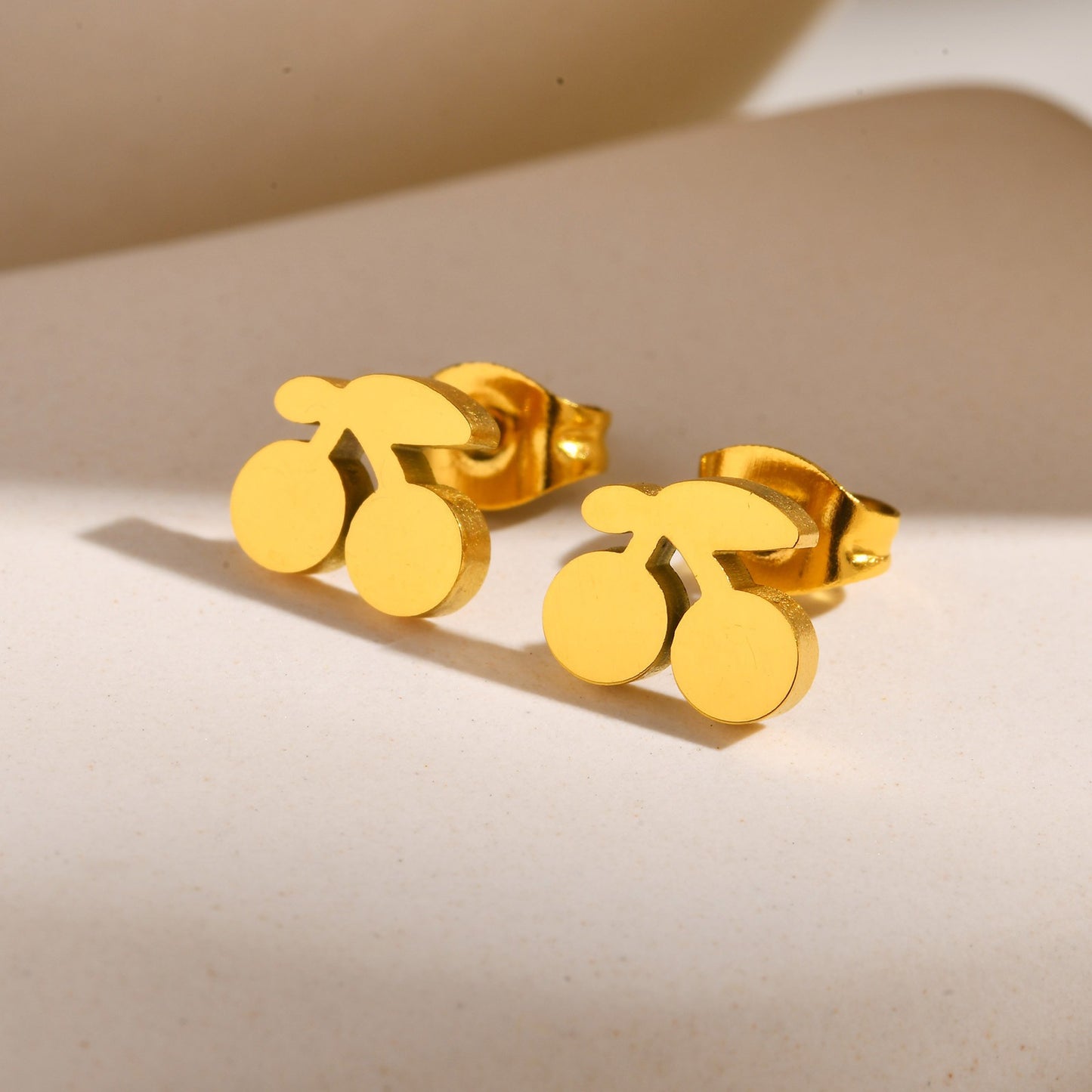 Pendientes de acero inoxidable color cereza dorado: joyas minimalistas y elegantes para lucir radiante a diario ES-612