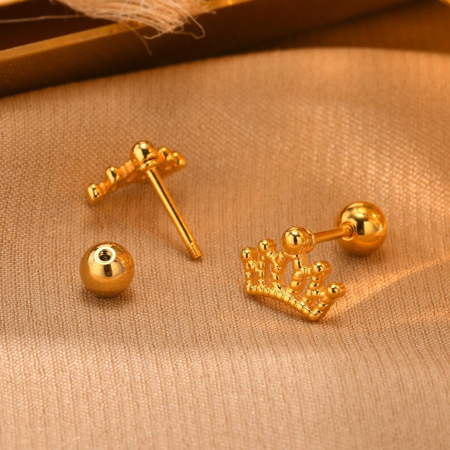 Elegancia sin esfuerzo: Aros dorados en forma de U de acero inoxidable hipoalergénico para mujer – Joyería minimalista atemporal ES-621