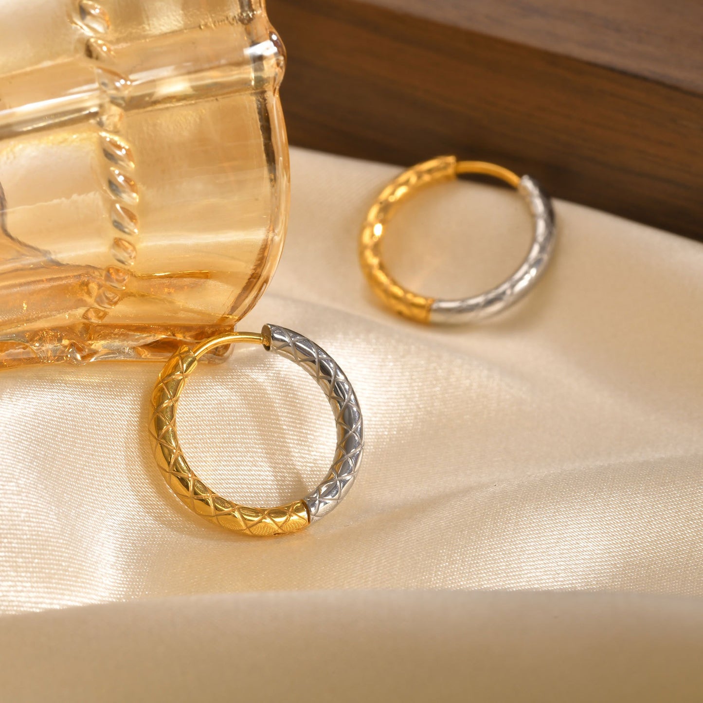 Elegantes pendientes geométricos de acero inoxidable con baño de oro bicolor para mujer EH-707