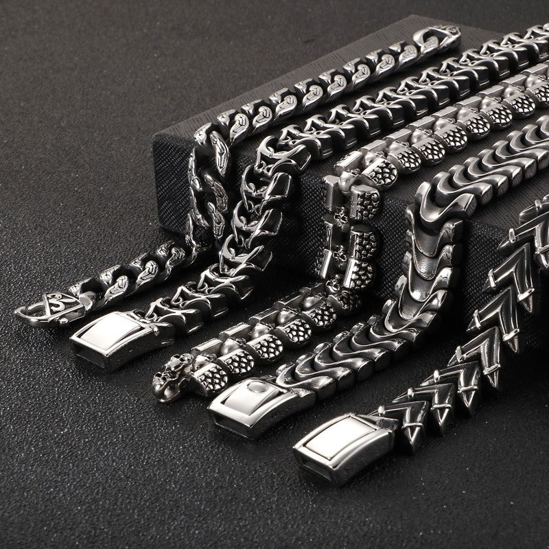 Bracciale punk in acciaio al titanio Kemstone con teschio per uomo KB118447