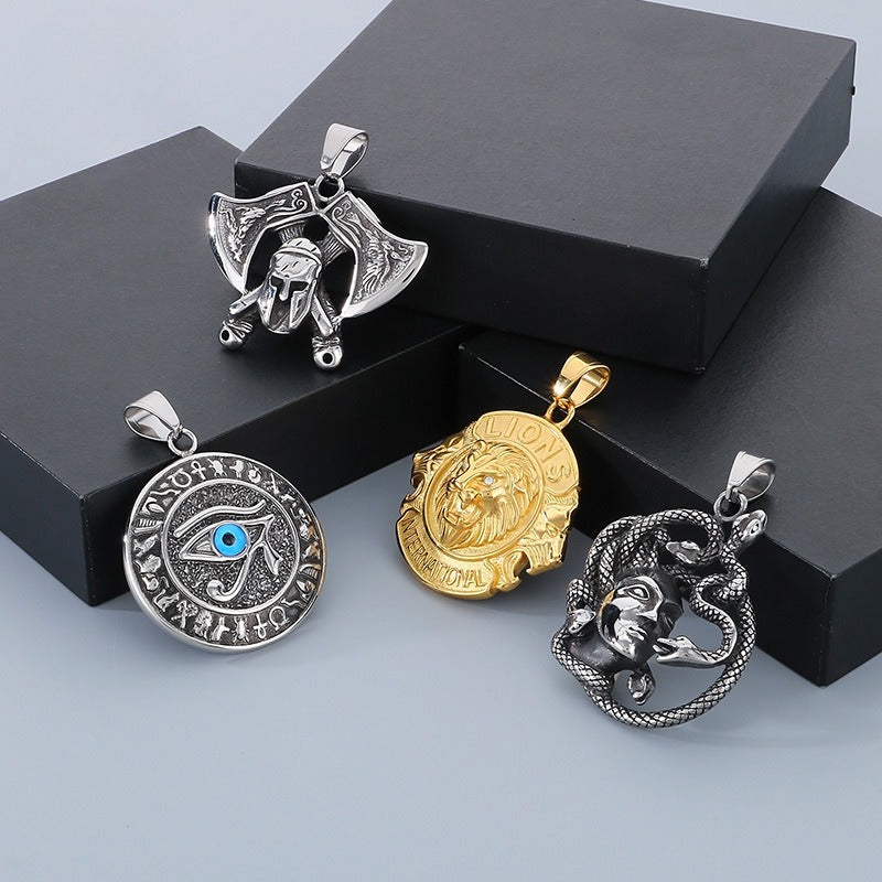 Colgante Kemstone Hiphop Mythology Series - Collar de acero y titanio con máscara de hacha de doble cara y diosa serpiente del mal de ojo para hombre KP130917-MZOZ