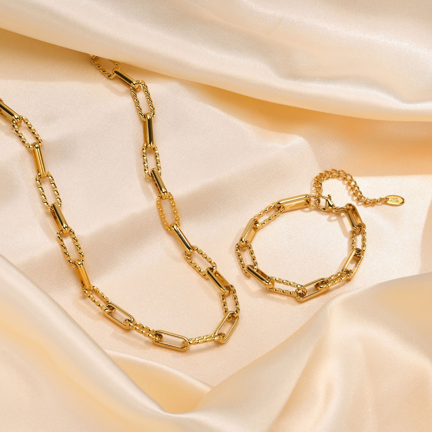 Bracciale minimalista a forma di U in acciaio inossidabile | Design geometrico moderno per donna, gioiello unisex con catena regolabile BR-1705