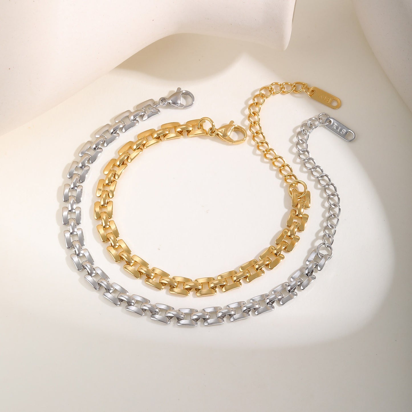Pulsera de cadena de acero inoxidable moderna Kemstone - Joyería minimalista fina en tonos dorados para una elegancia diaria BR-1894