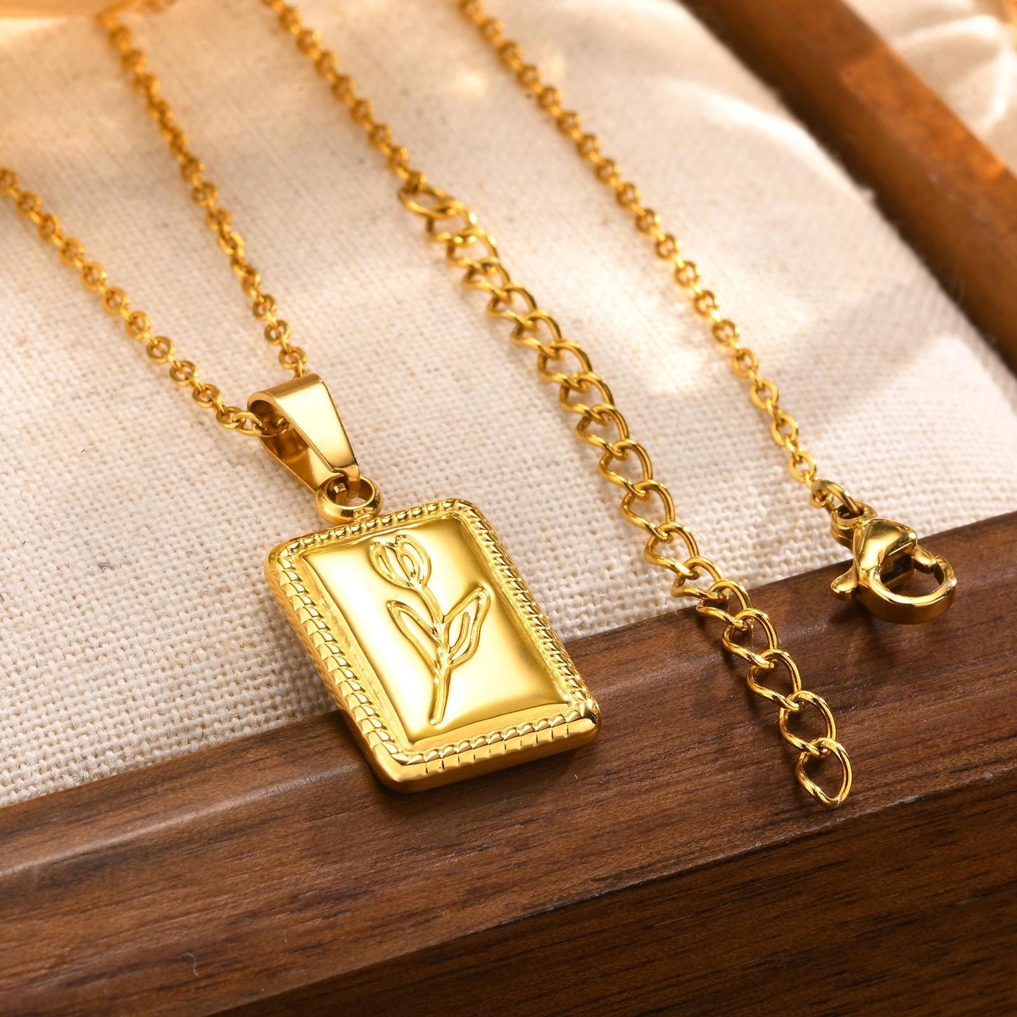 Handcrafted Stainless Steel Tulip-Pressed Square Pendant Necklace – Vintage Botanical Gold-Tone Jewelry for Women PN-2096