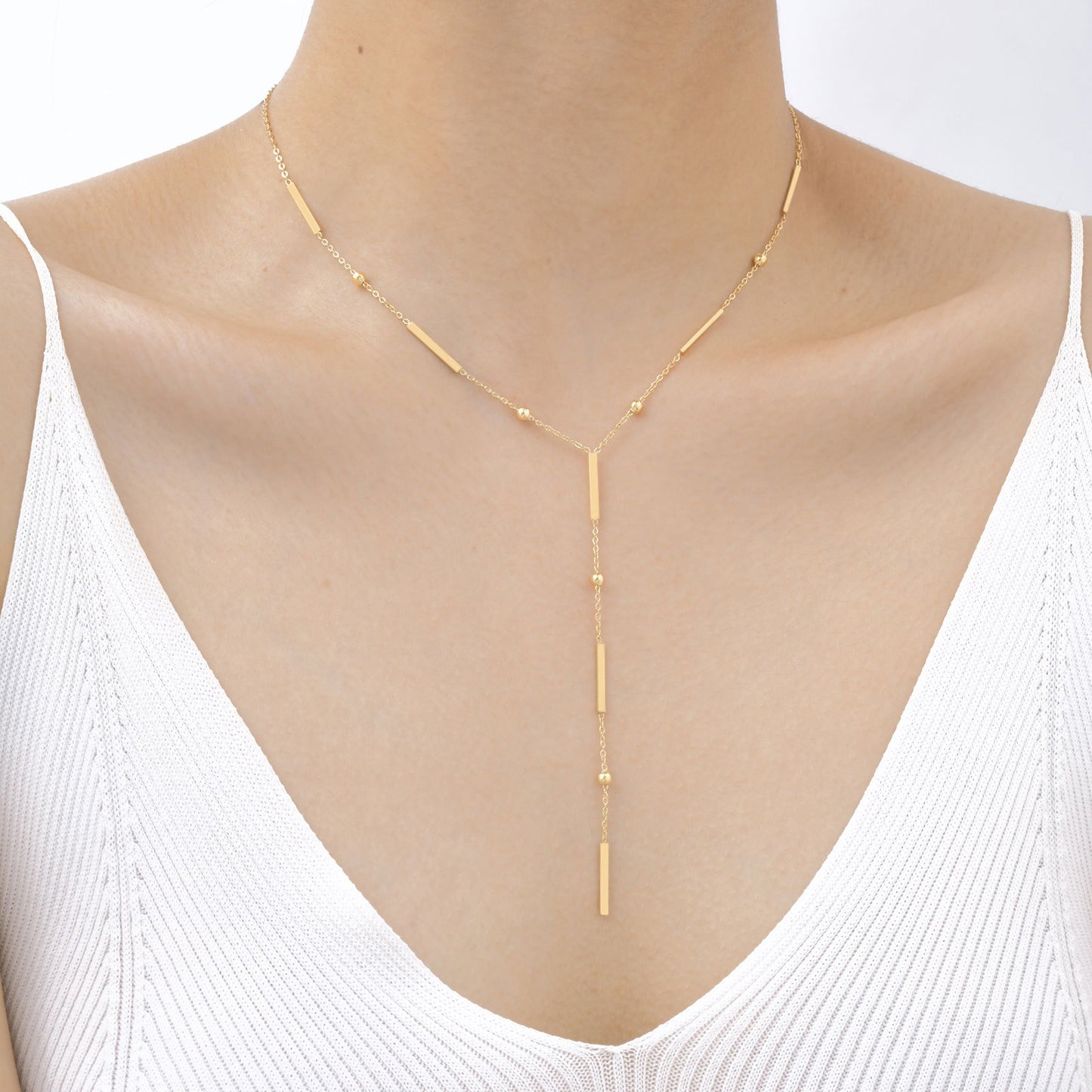 Collar minimalista Kemstone de acero inoxidable con borlas en forma de Y y cuentas espaciadoras cuadradas: detalles dorados atemporales para una elegancia cotidiana NC-2049