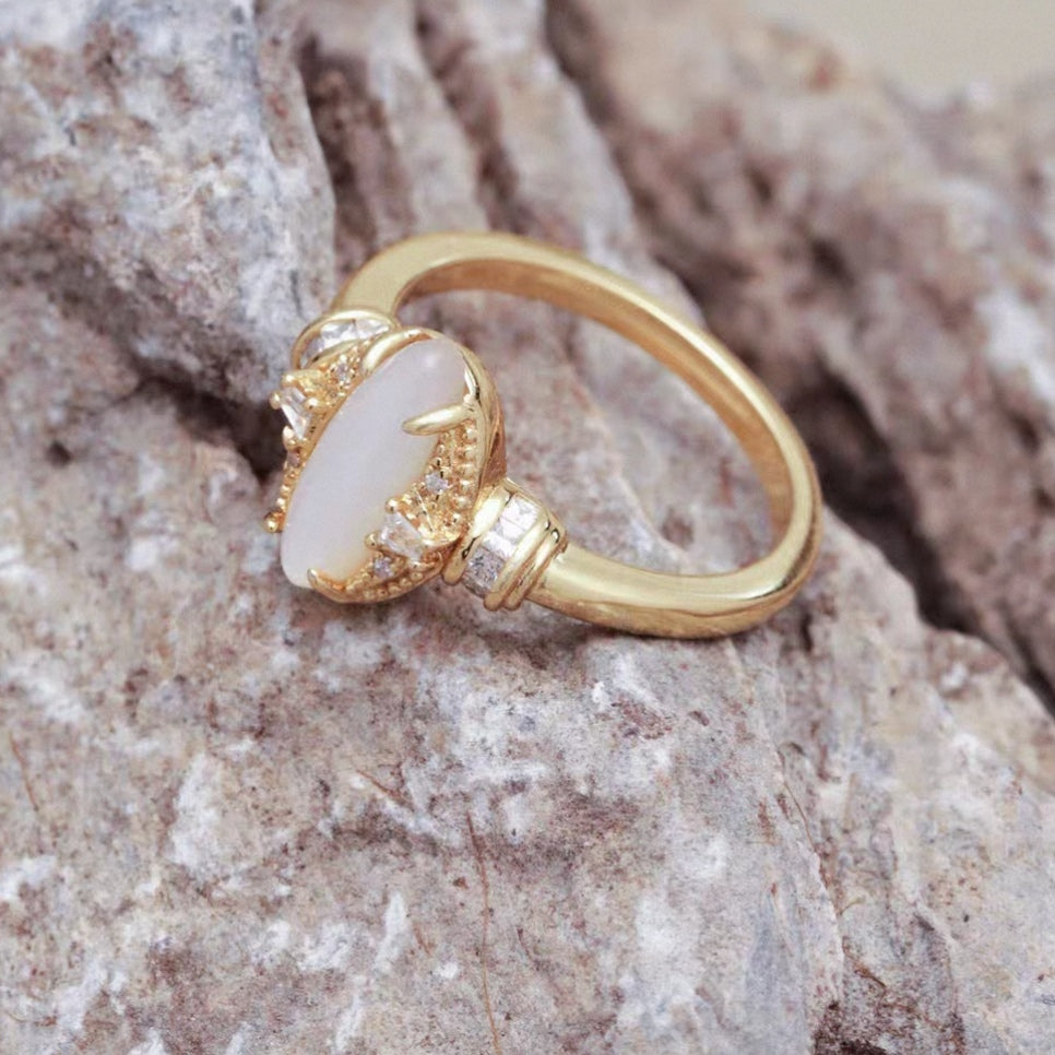 Kemstone White Shell Ring – 925 Silver Gold Plated Vintage Cubic Zirconia Stacking Ring EM-LXR216